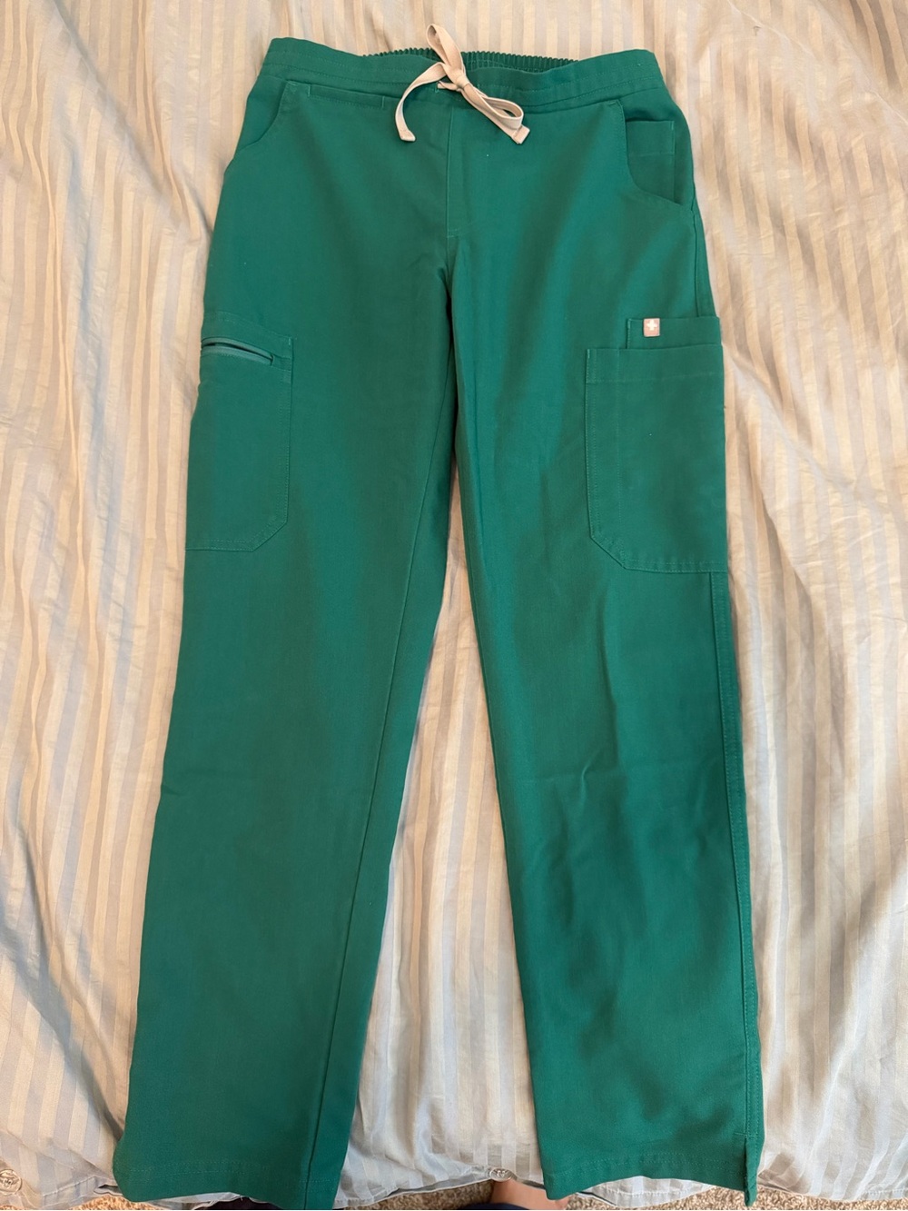 FIGS- women’s Yola Hunter Green- XS Petite